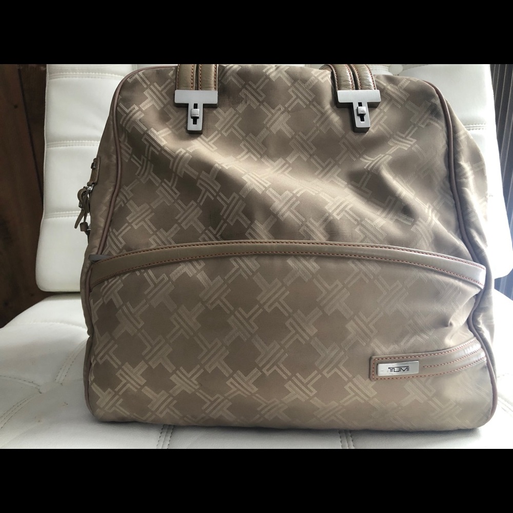 Tumi tote